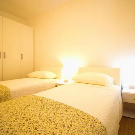 Nada Apartment Murter