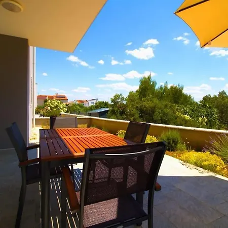 Apartment Nada Murter